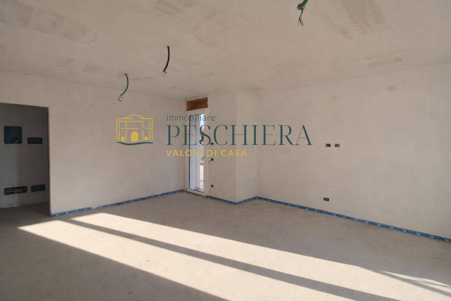 Appartamento in vendita a Peschiera del Garda, Generica