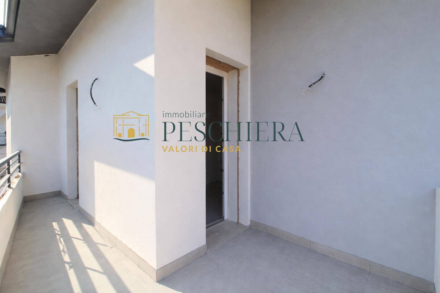 Appartamento in vendita a Peschiera del Garda, Generica