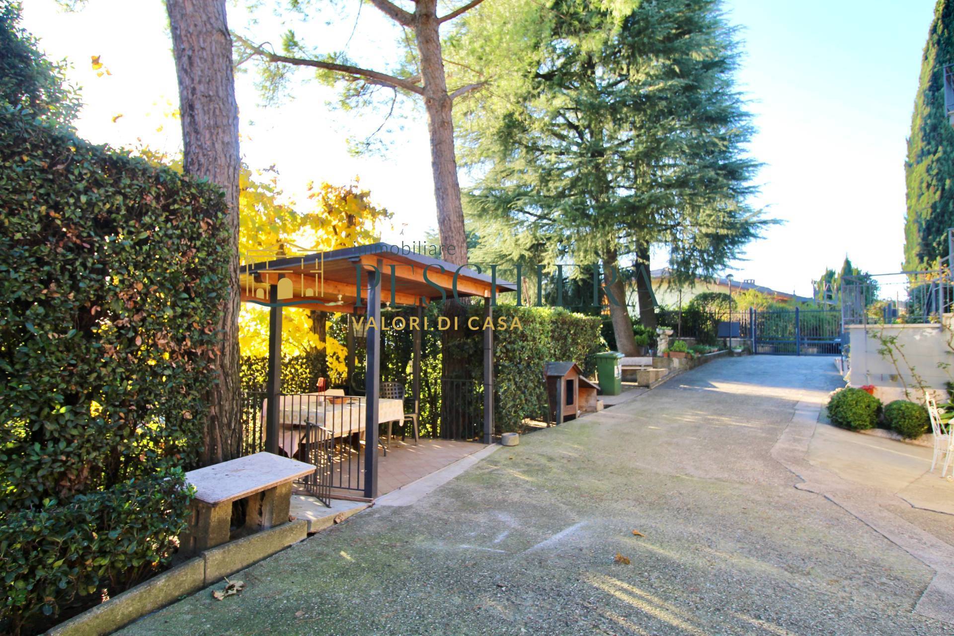 Casa indipendente con terreno in vendita a Peschiera del Garda, Vicinanze Ospedale