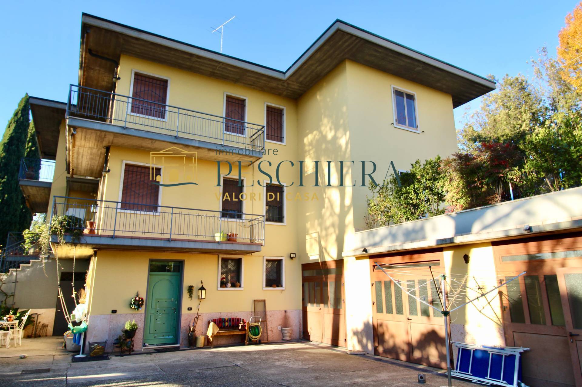 Casa indipendente con terreno in vendita a Peschiera del Garda, Vicinanze Ospedale