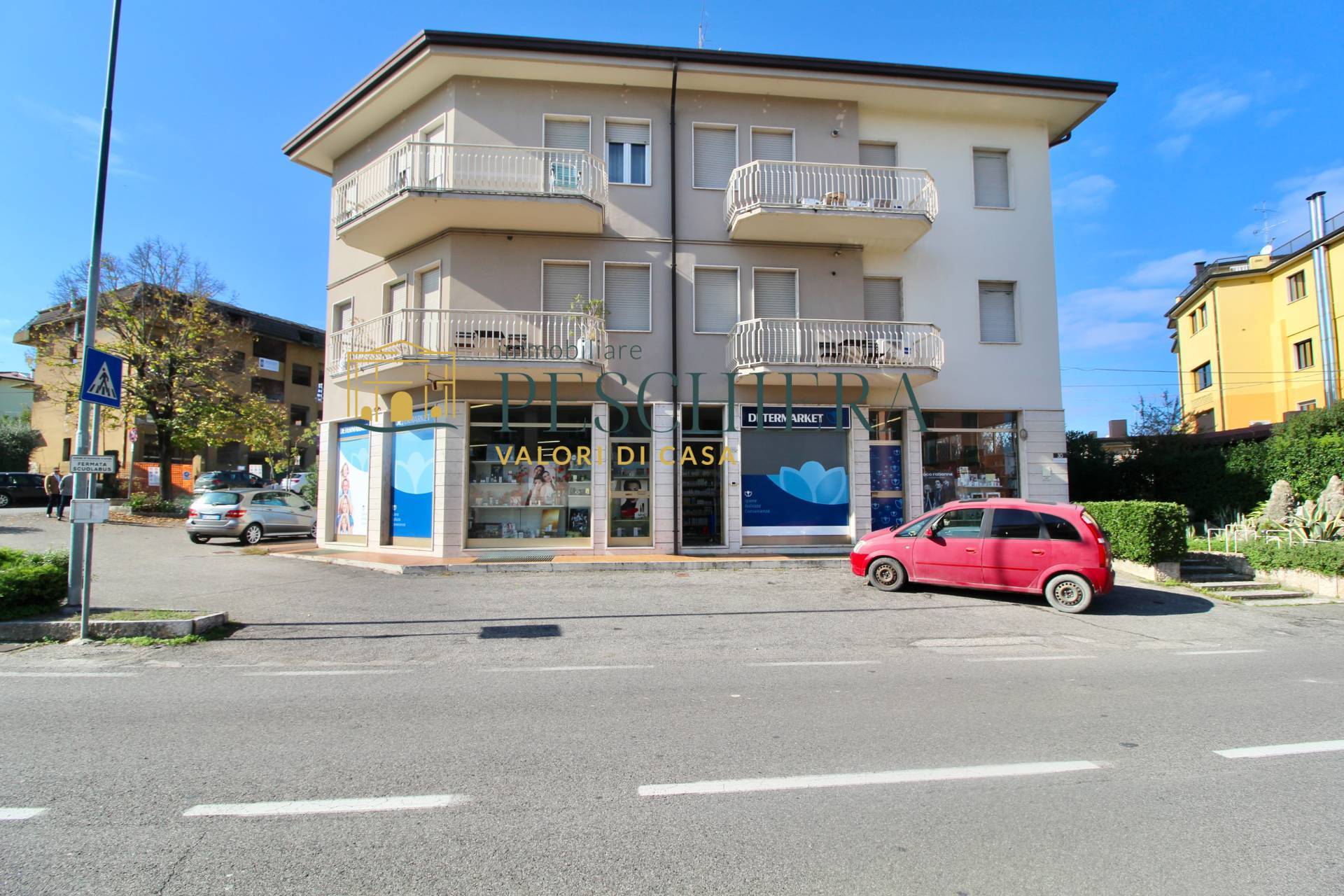 Attivita' commerciale in vendita a Peschiera del Garda, Generica