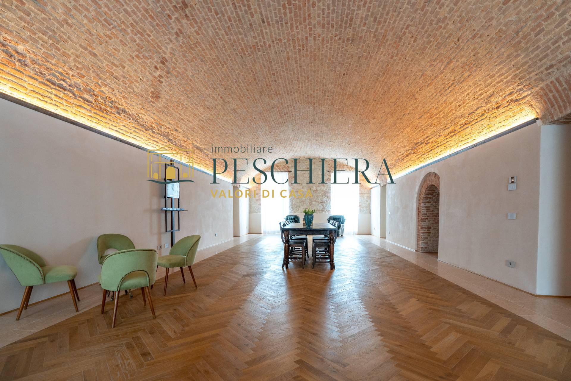 Appartamento in vendita a Peschiera del Garda, Centro storico