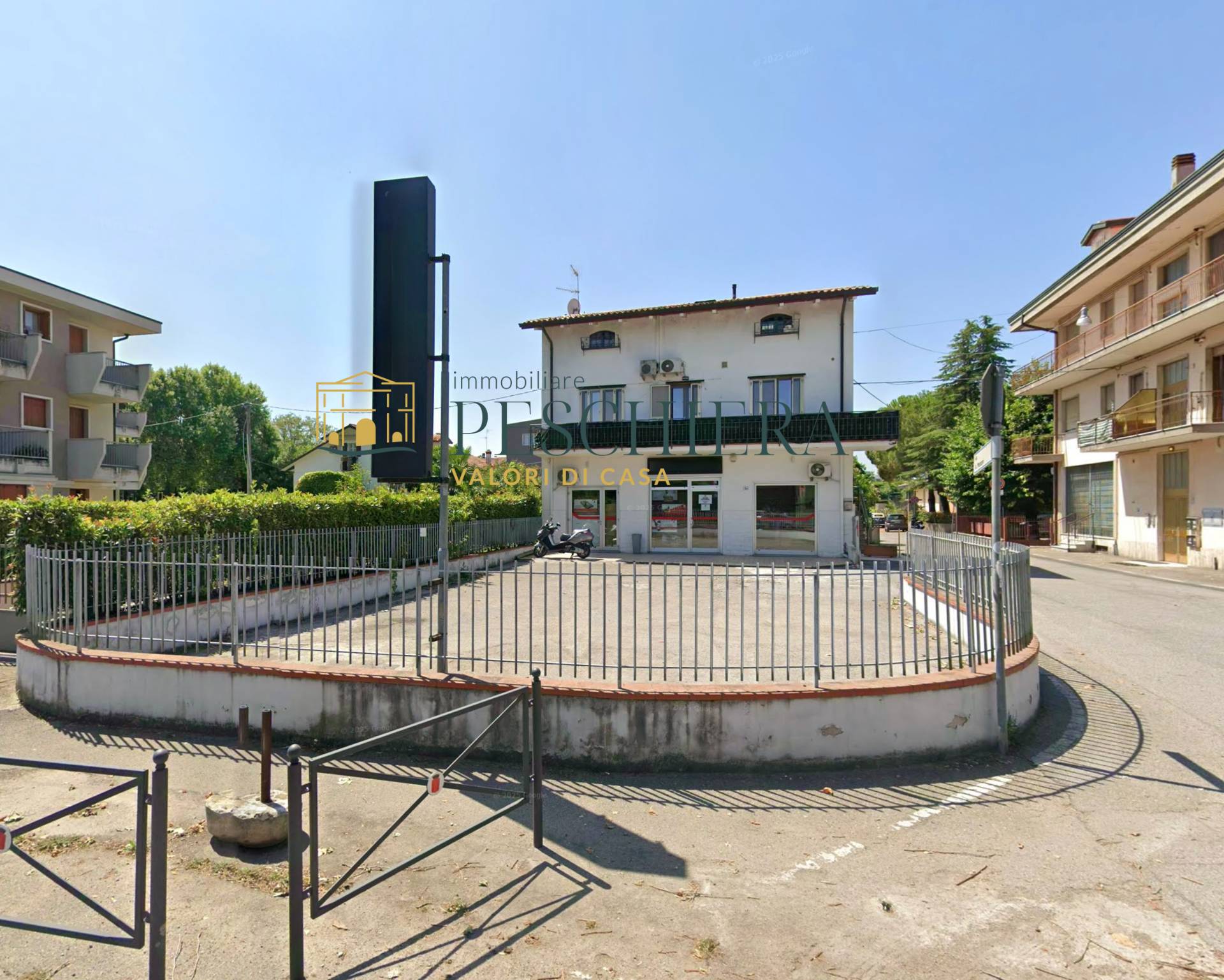 Locale commerciale in vendita a Peschiera del Garda, San Benedetto di Lugana