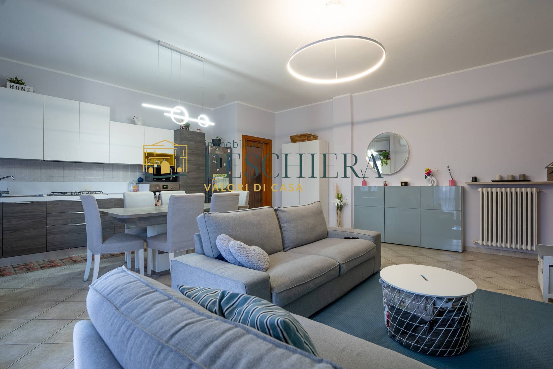 Appartamento in vendita a Peschiera del Garda, Zona Stazione