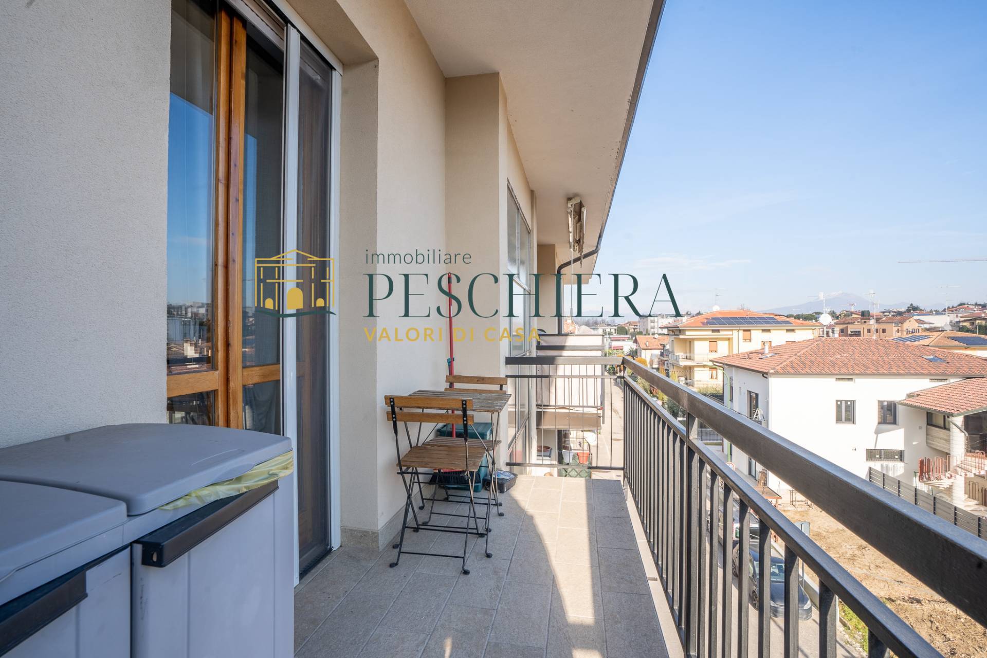 Appartamento in vendita a Peschiera del Garda, Zona Stazione