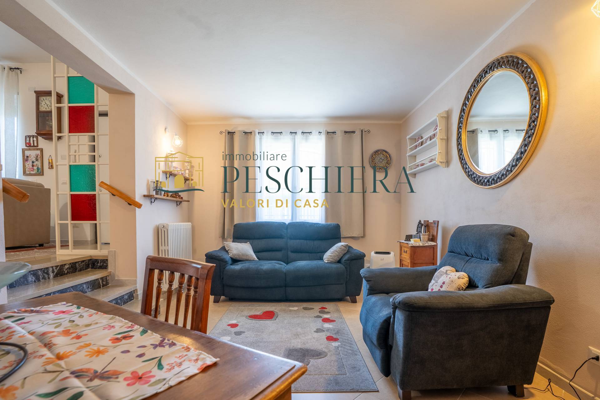 Villa bifamiliare in vendita a Peschiera del Garda, Generica