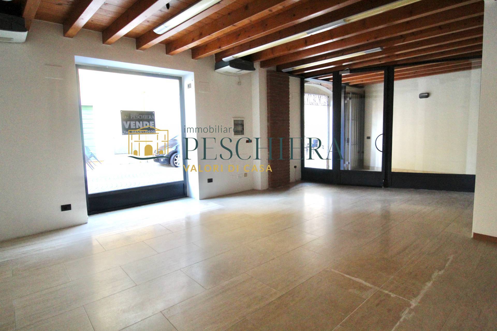 Immobile Commerciale in affitto a Valeggio sul Mincio, Generica