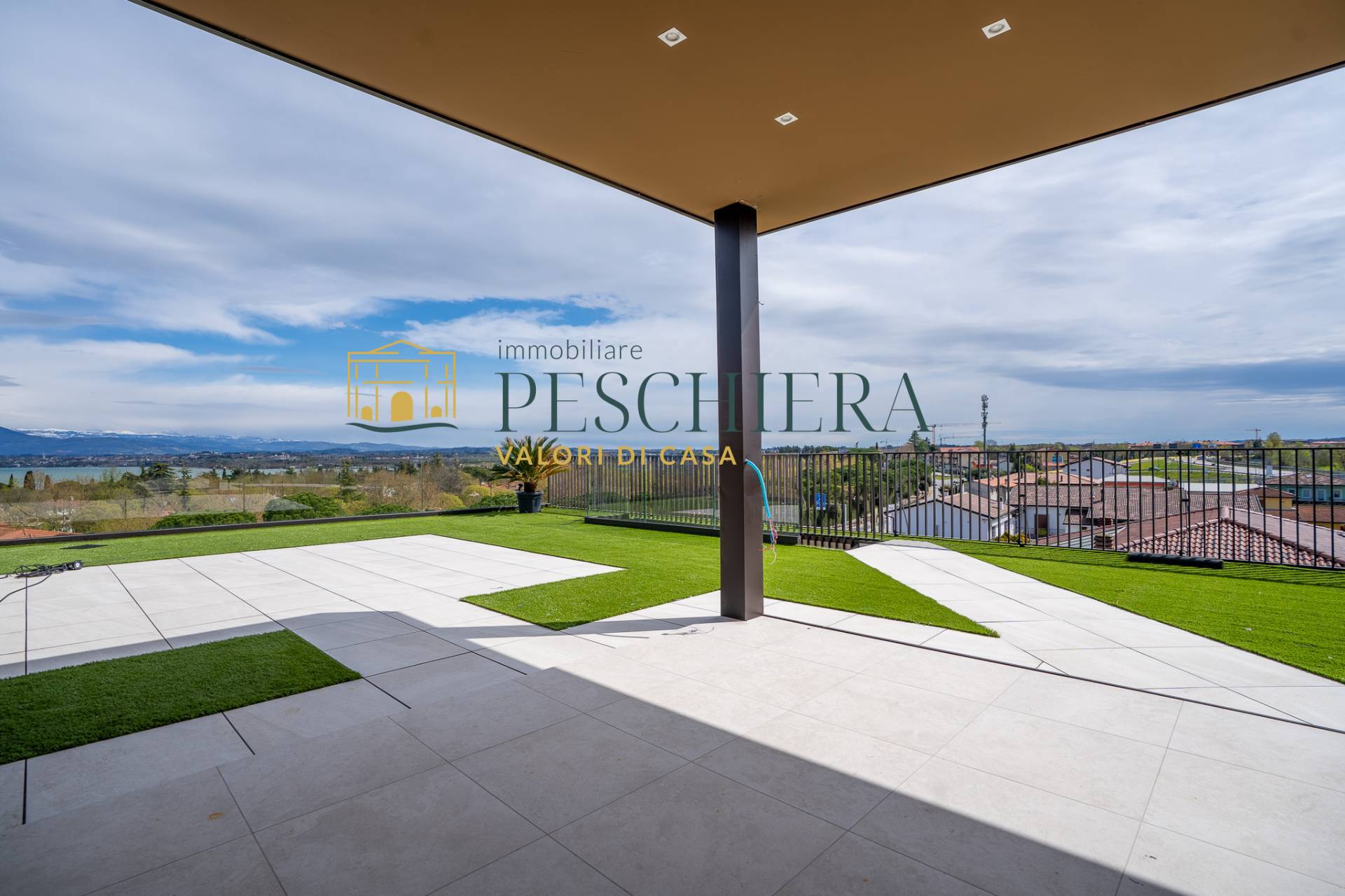 Attico in vendita a Peschiera del Garda, San Benedetto di Lugana