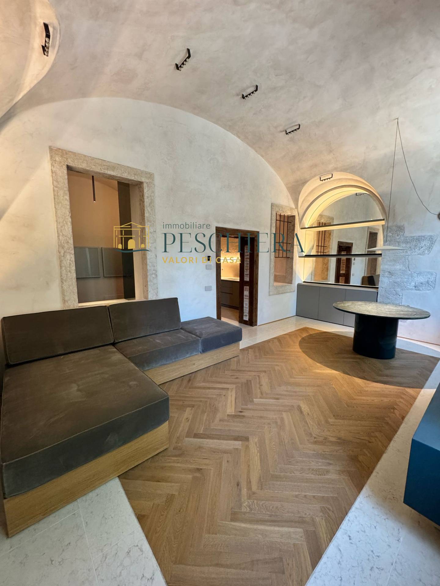 Appartamento in affitto a Peschiera del Garda, Centro storico