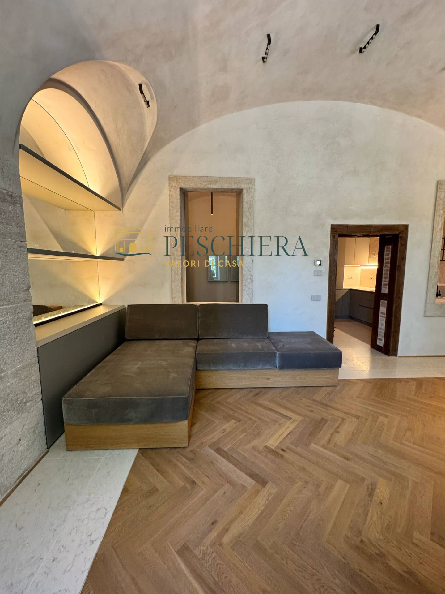 Appartamento in affitto a Peschiera del Garda, Centro storico