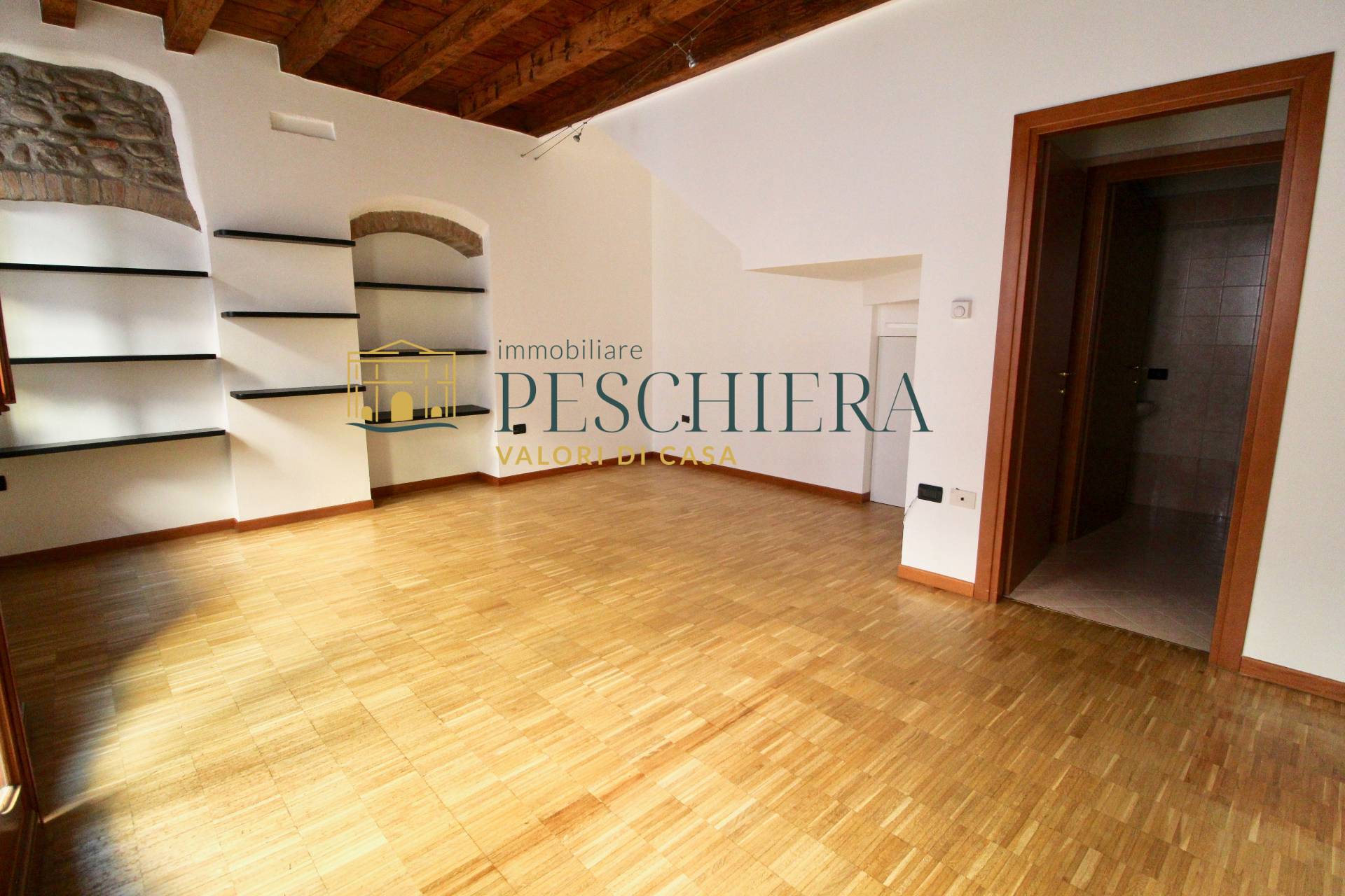 Studio/Ufficio in affitto a Valeggio sul Mincio, Generica