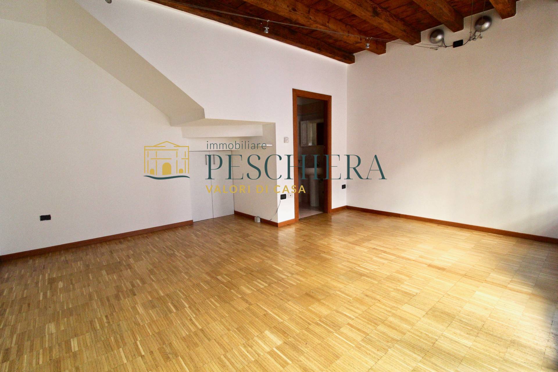Studio/Ufficio in affitto a Valeggio sul Mincio, Generica