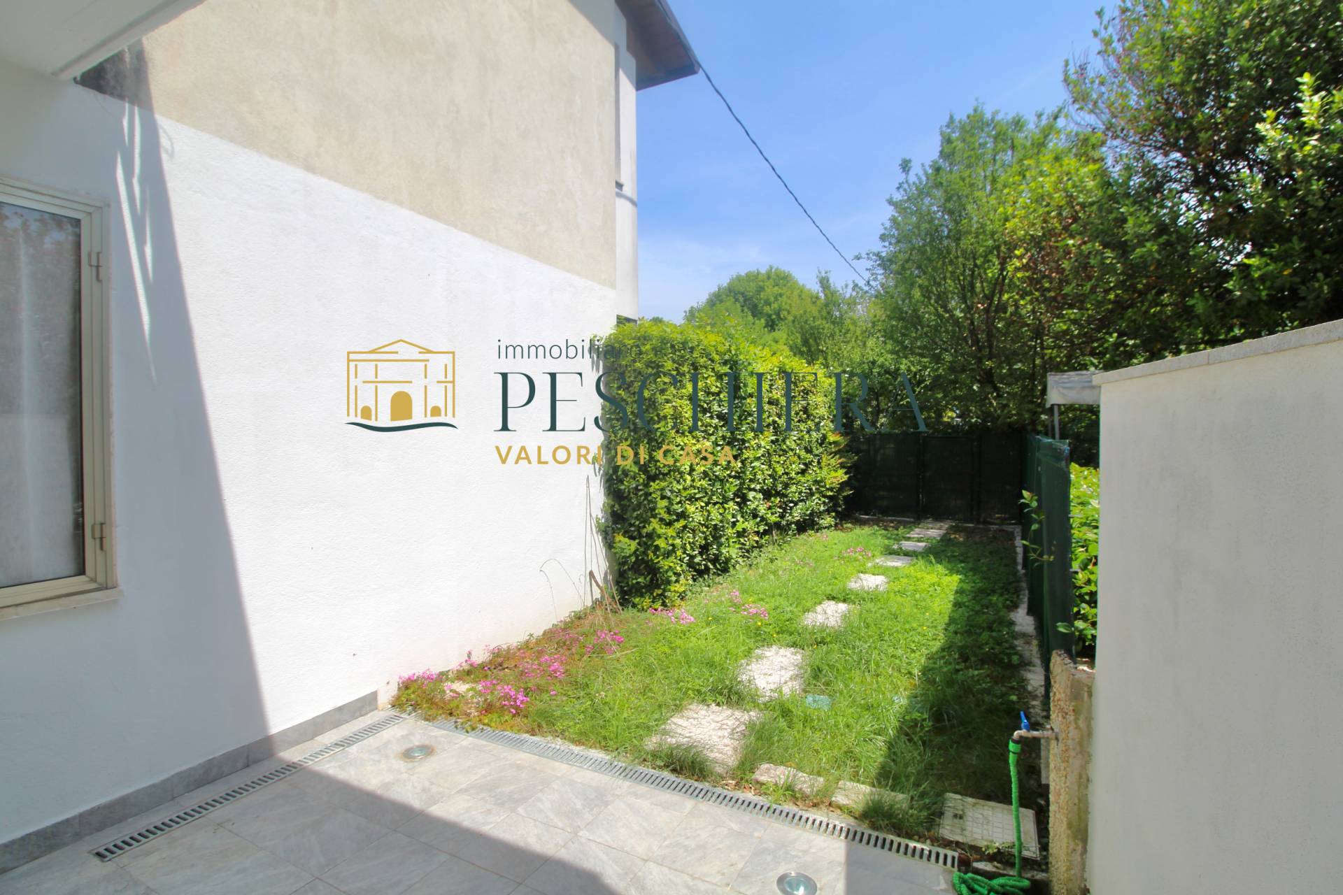 Appartamento in vendita a Peschiera del Garda, Generica