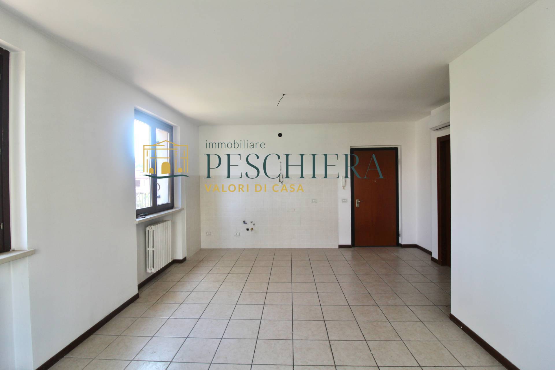 Appartamento in vendita a Peschiera del Garda, Generica