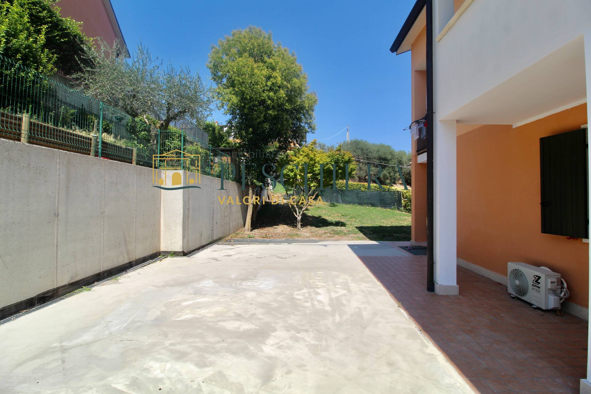 Appartamento in vendita a Peschiera del Garda, Generica