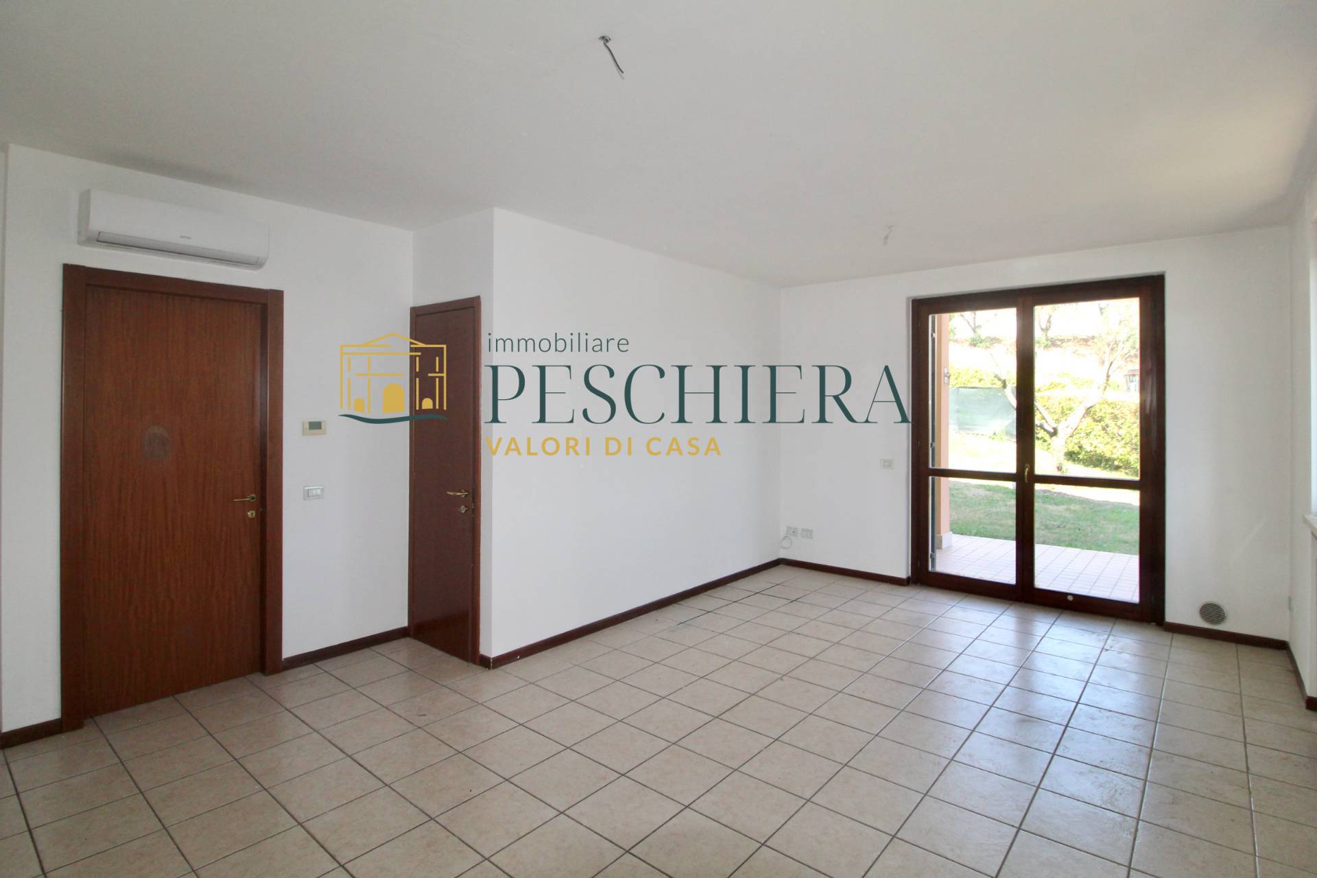 Appartamento in vendita a Peschiera del Garda, Generica