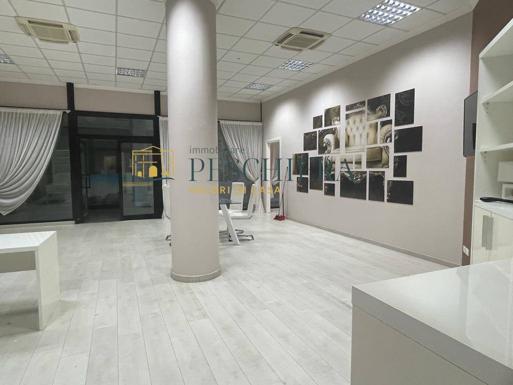 Studio/Ufficio in affitto a Desenzano del Garda, Rivoltella del Garda