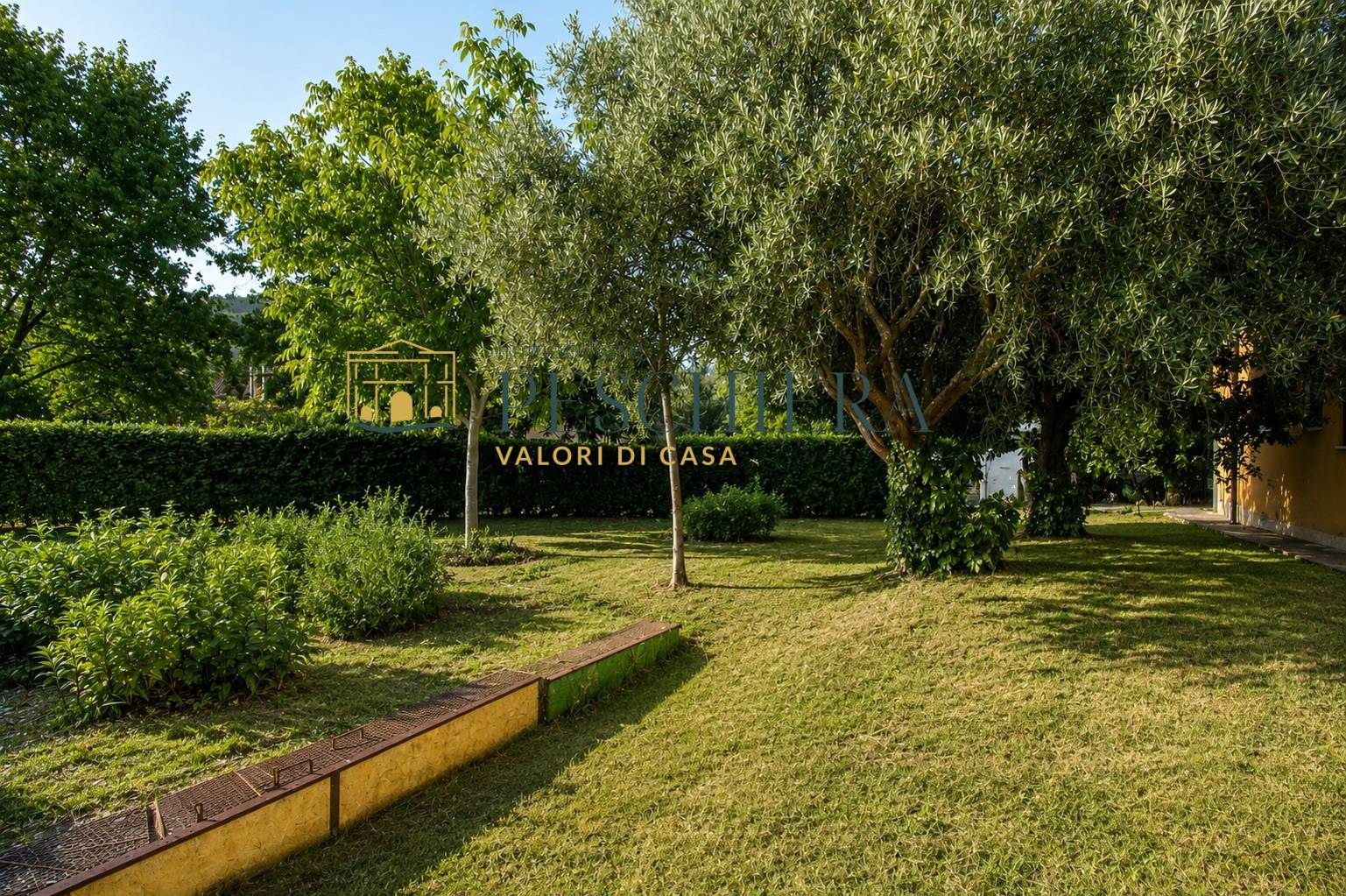 Casa indipendente con terreno in vendita a Valeggio sul Mincio, Borghetto
