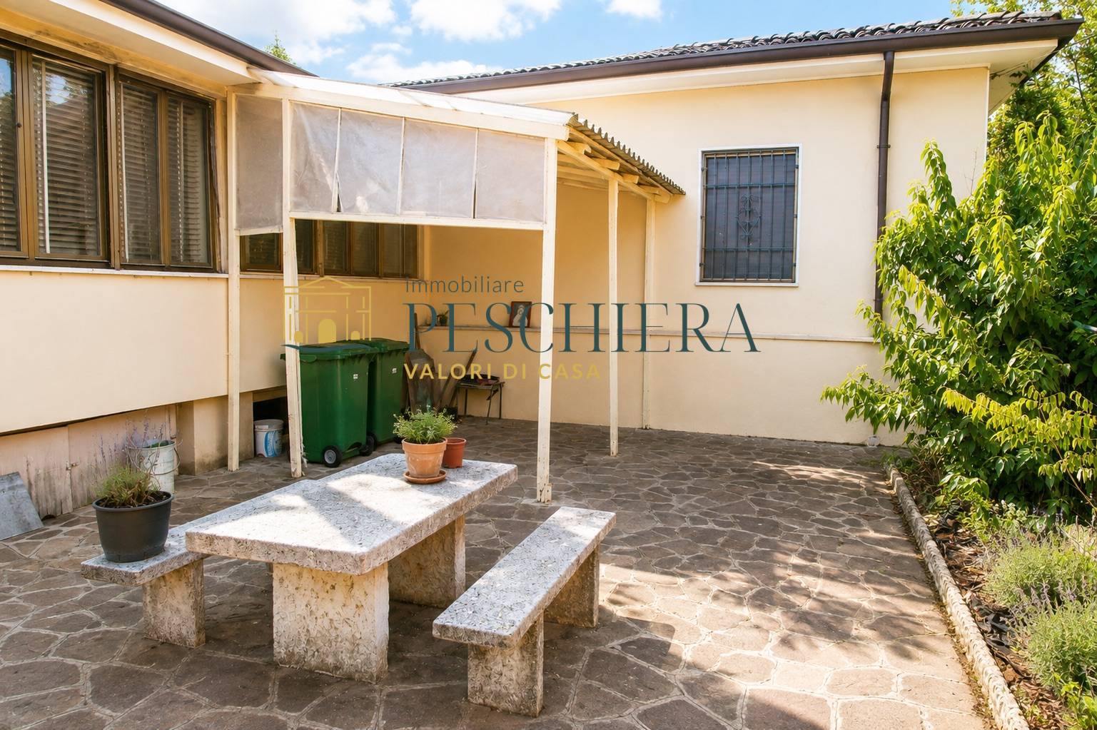 Casa indipendente con terreno in vendita a Valeggio sul Mincio, Borghetto