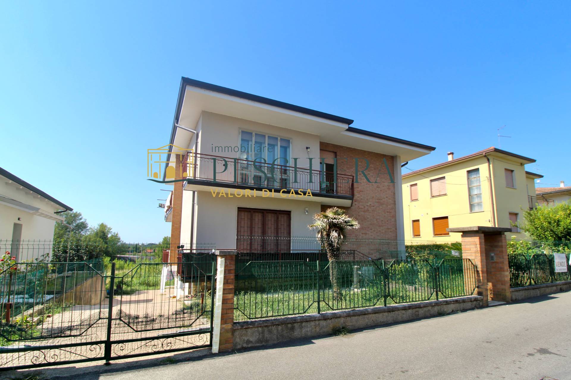 Casa bi/trifamiliare in vendita a Peschiera del Garda, Generica
