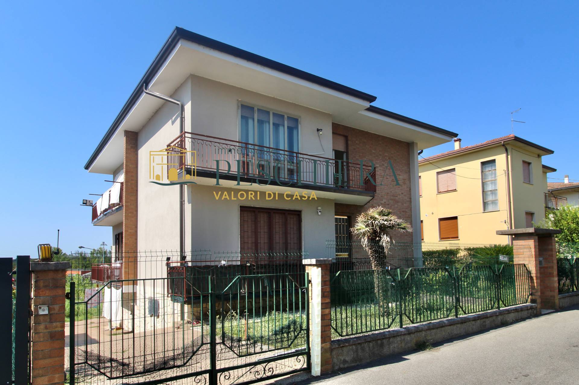 Casa bi/trifamiliare in vendita a Peschiera del Garda, Generica