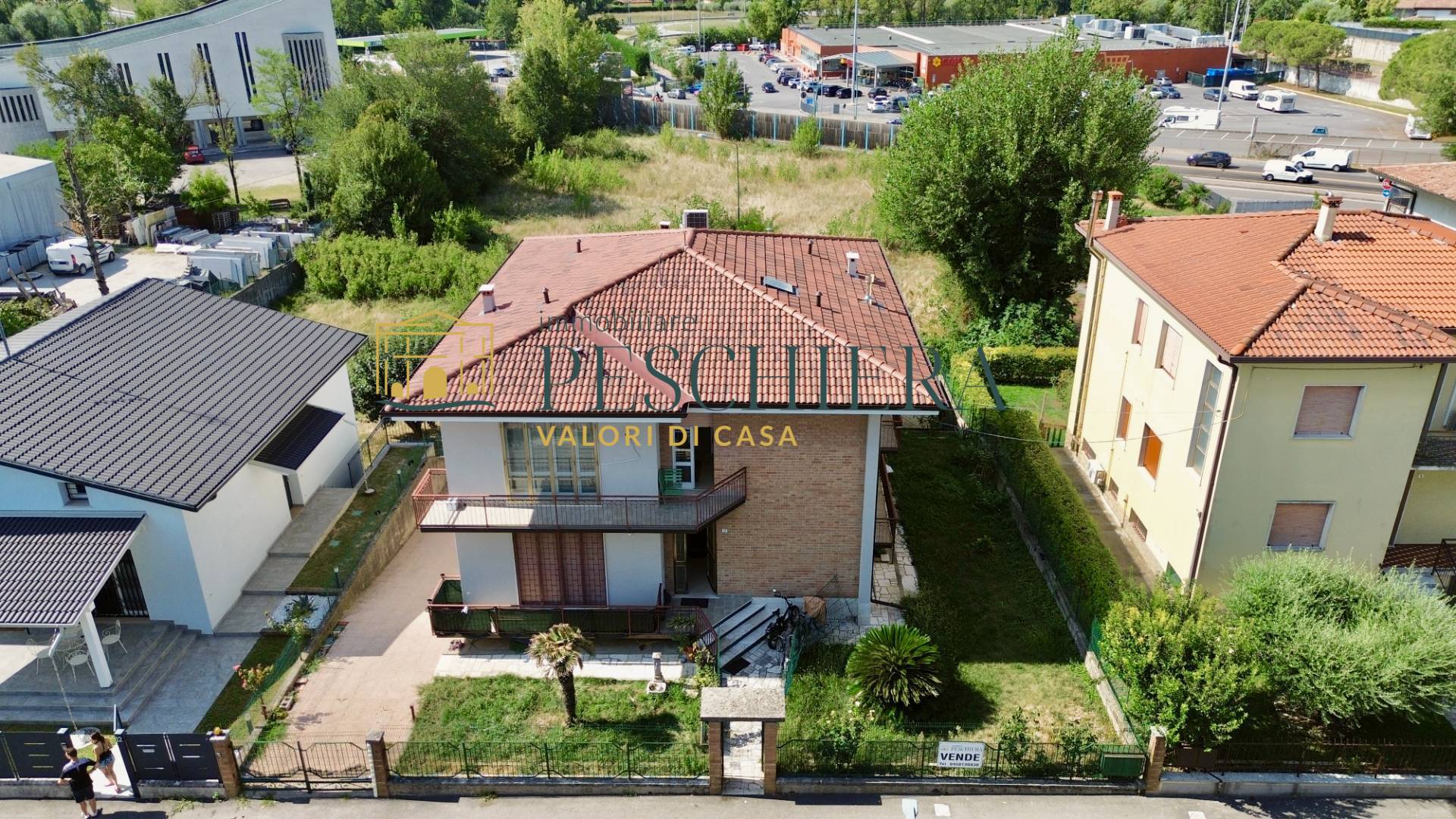 Casa bi/trifamiliare in vendita a Peschiera del Garda, Generica