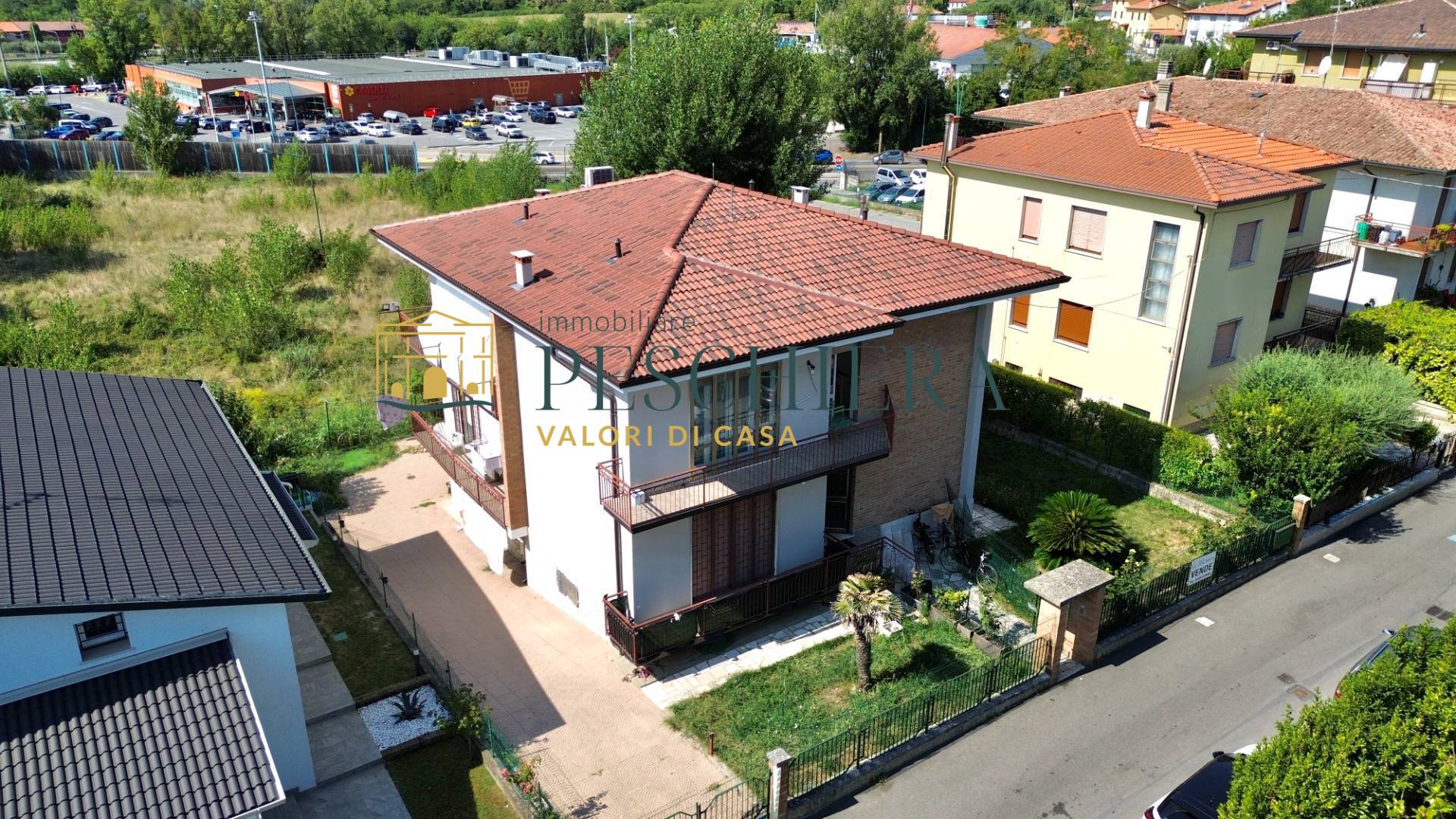 Casa bi/trifamiliare in vendita a Peschiera del Garda, Generica