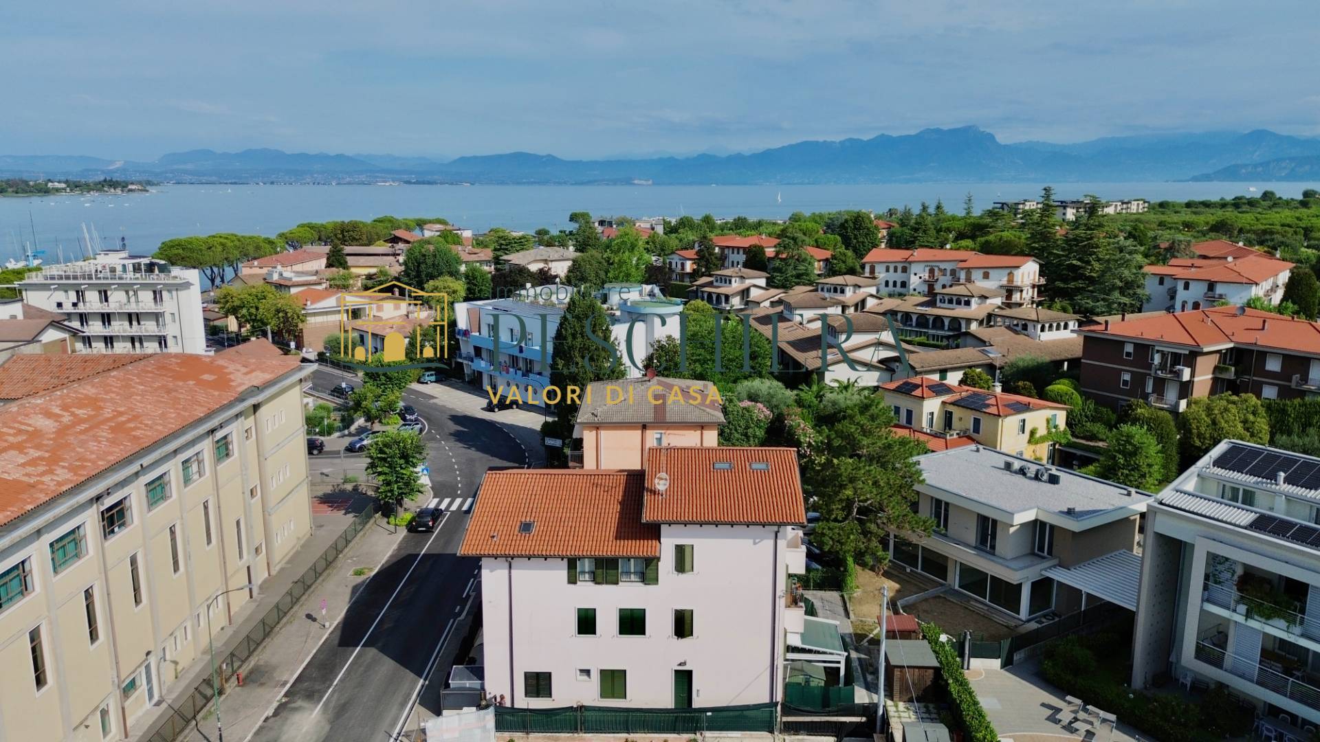 Appartamento in vendita a Peschiera del Garda, Generica