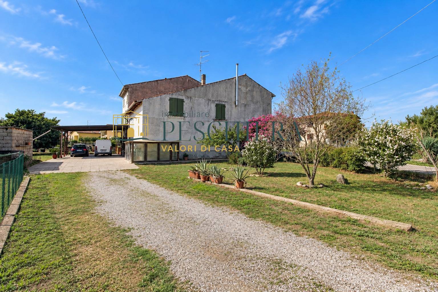 Casa indipendente con terreno in vendita a Valeggio sul Mincio, Generica