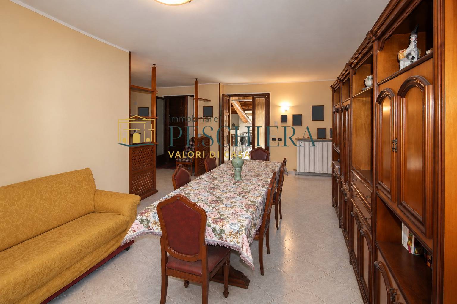 Casa indipendente con terreno in vendita a Valeggio sul Mincio, Generica