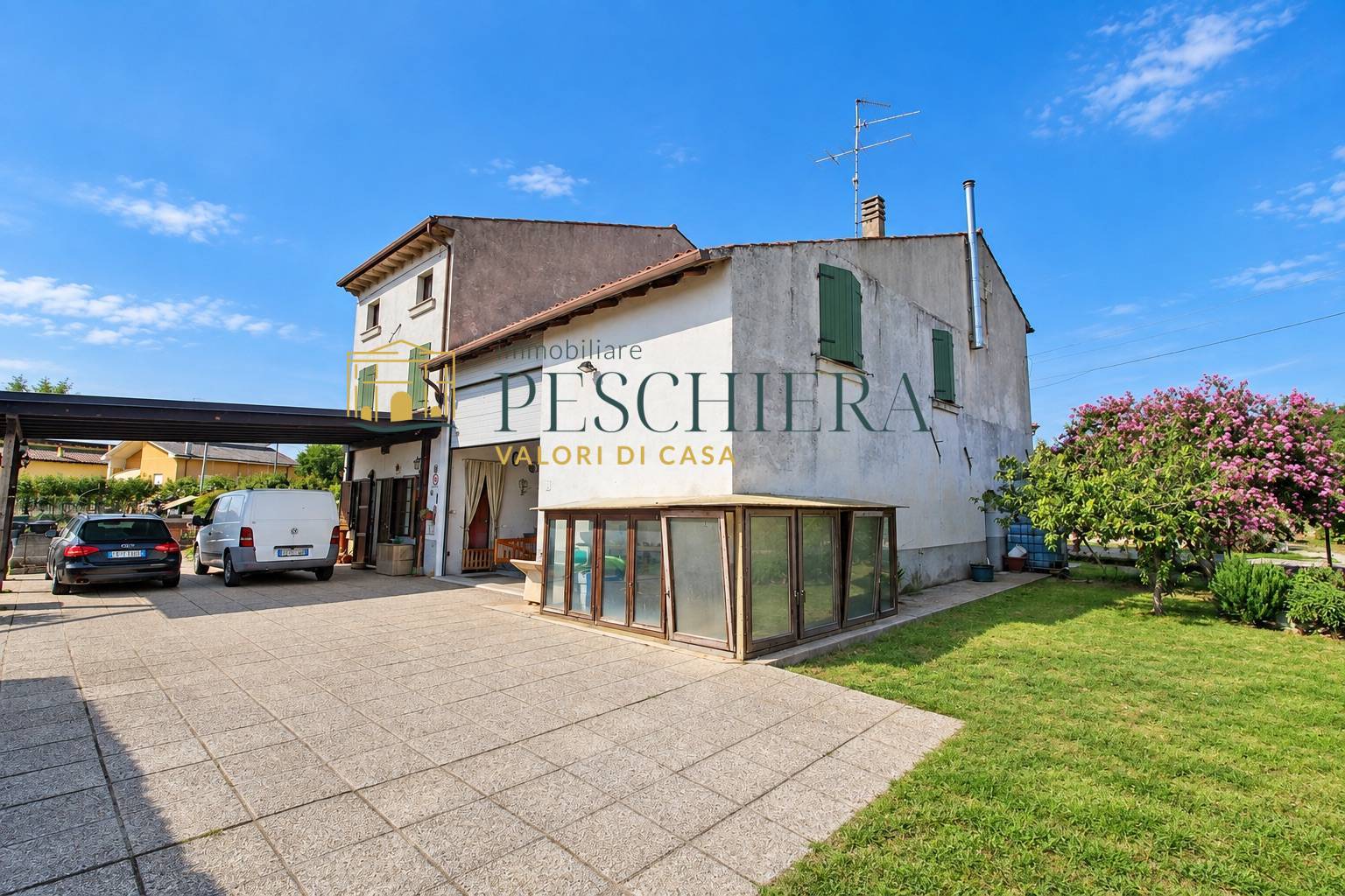Casa indipendente con terreno in vendita a Valeggio sul Mincio, Generica