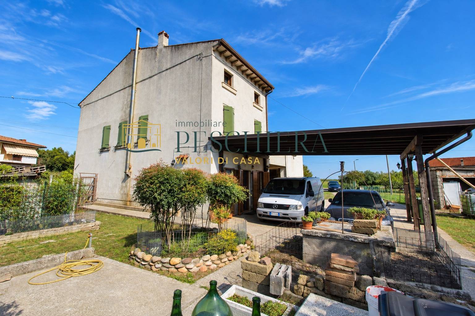 Casa indipendente con terreno in vendita a Valeggio sul Mincio, Generica