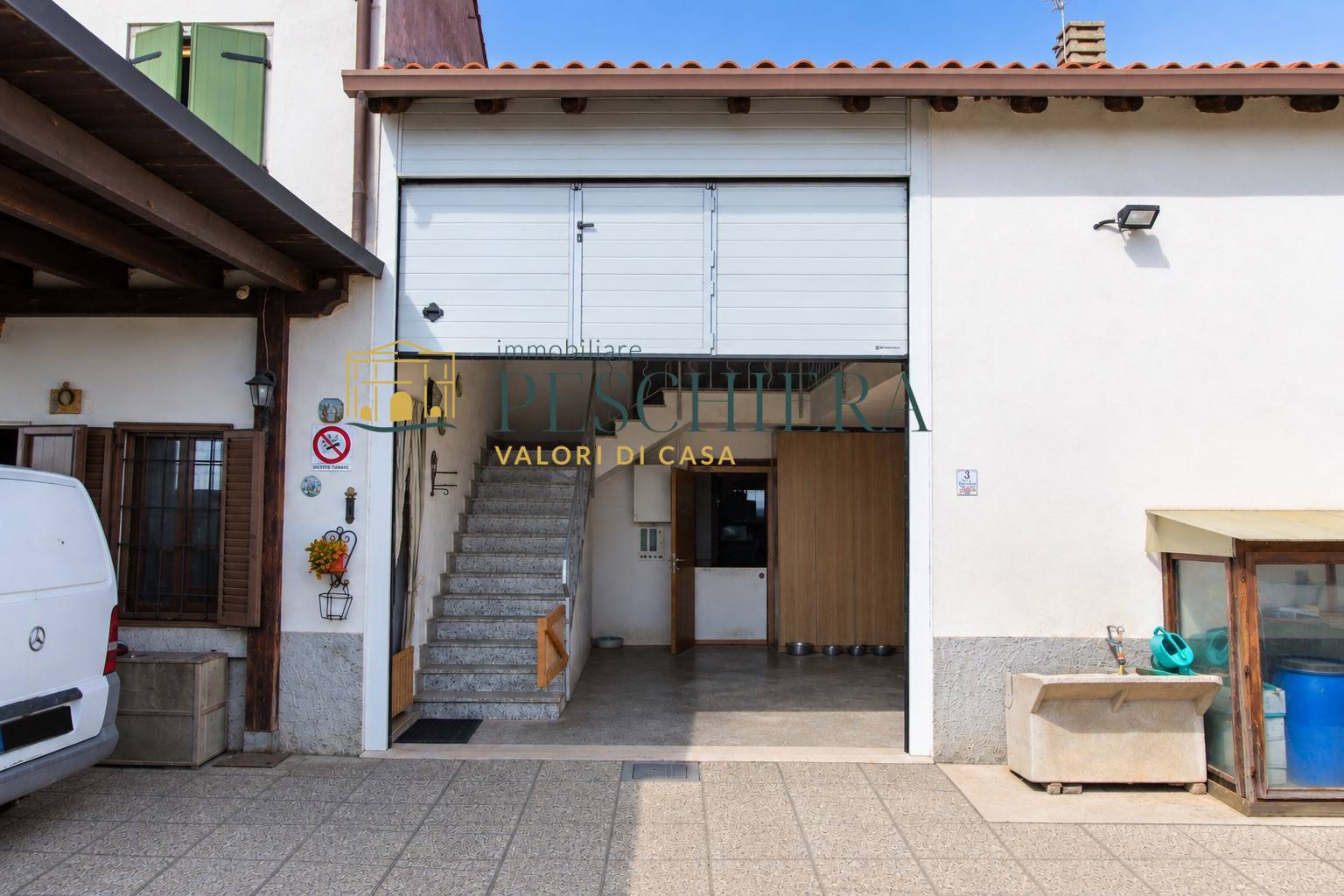 Casa indipendente con terreno in vendita a Valeggio sul Mincio, Generica