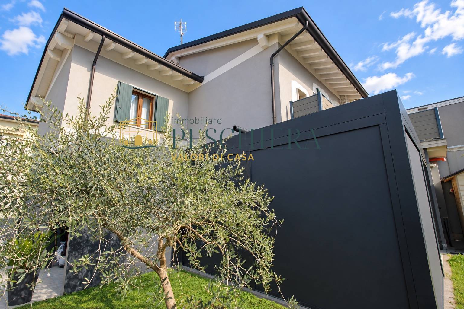 Porzione di villa bifamiliare in vendita a Sona, Lugagnano
