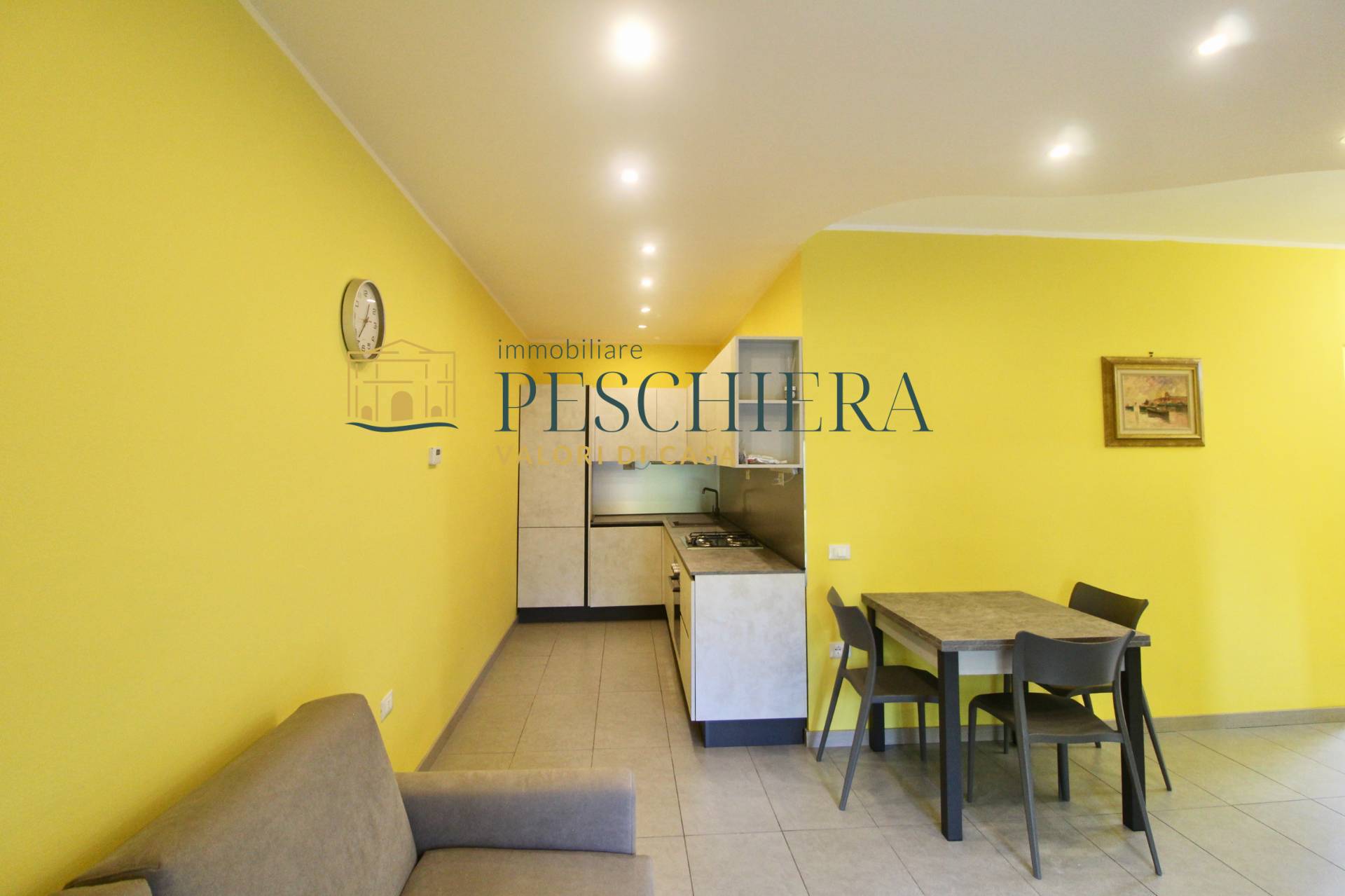 Appartamento in vendita a Peschiera del Garda, Generica