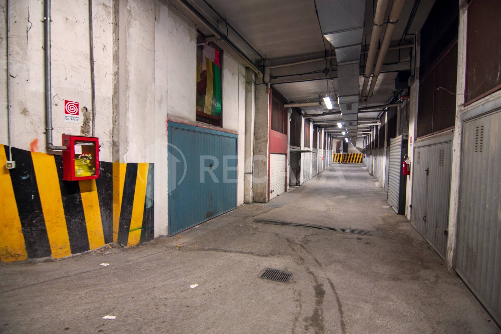 Box o garage in vendita a Avellino, Semicentro