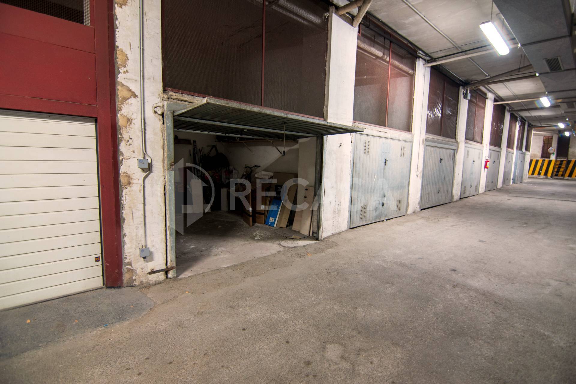 Box o garage in vendita a Avellino, Semicentro