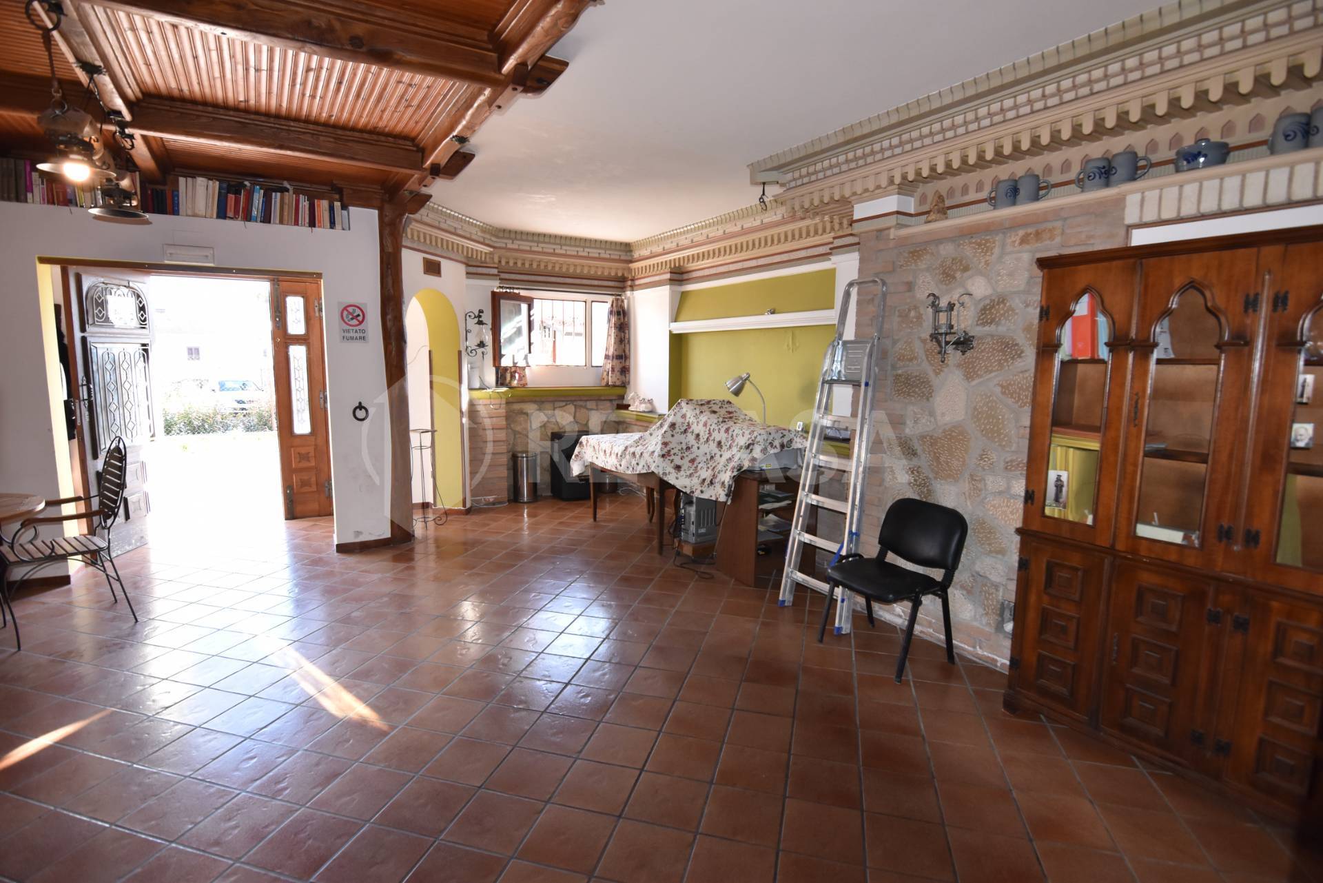 Locale commerciale in vendita a Capriglia Irpina