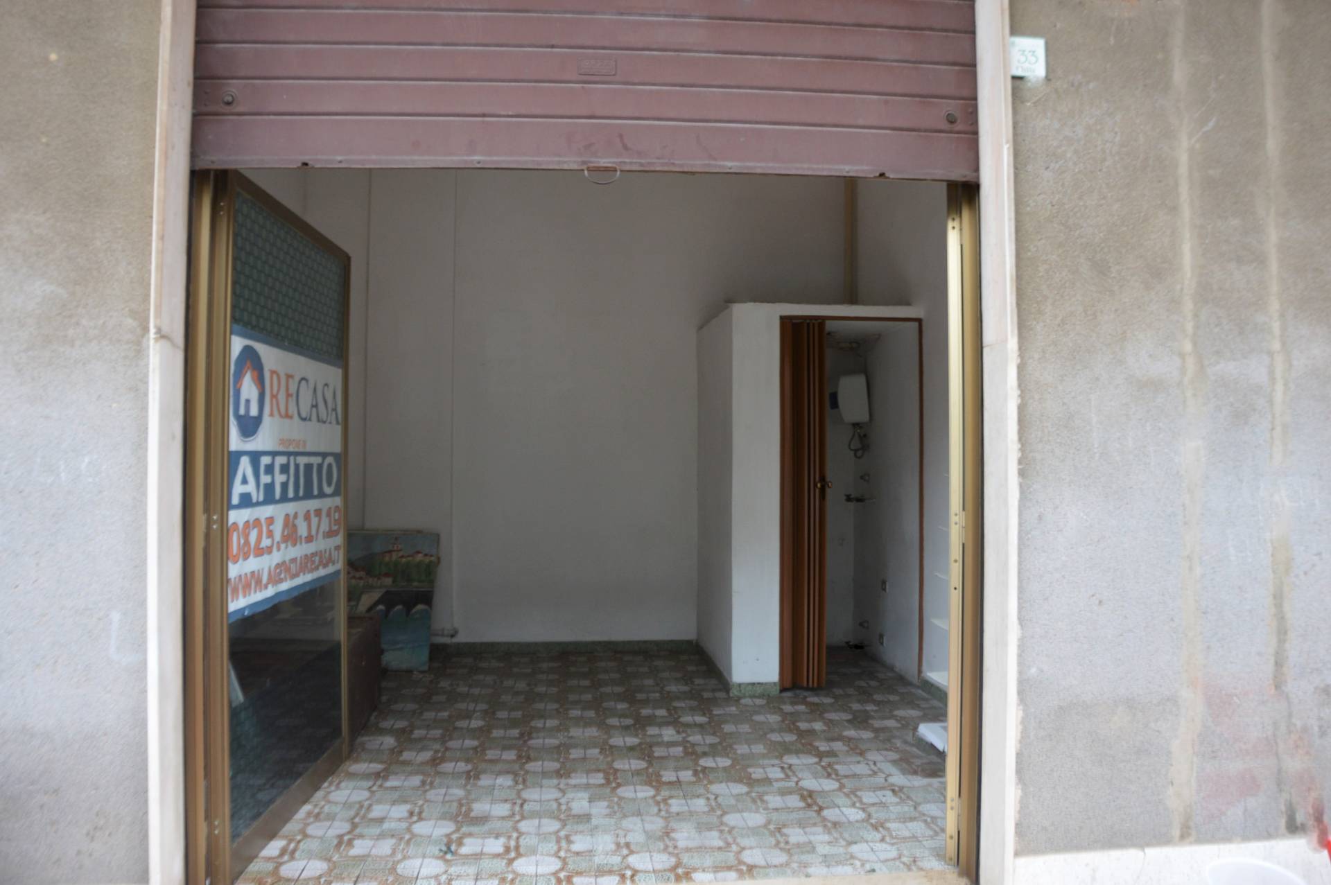 Locale commerciale in affitto a Avellino