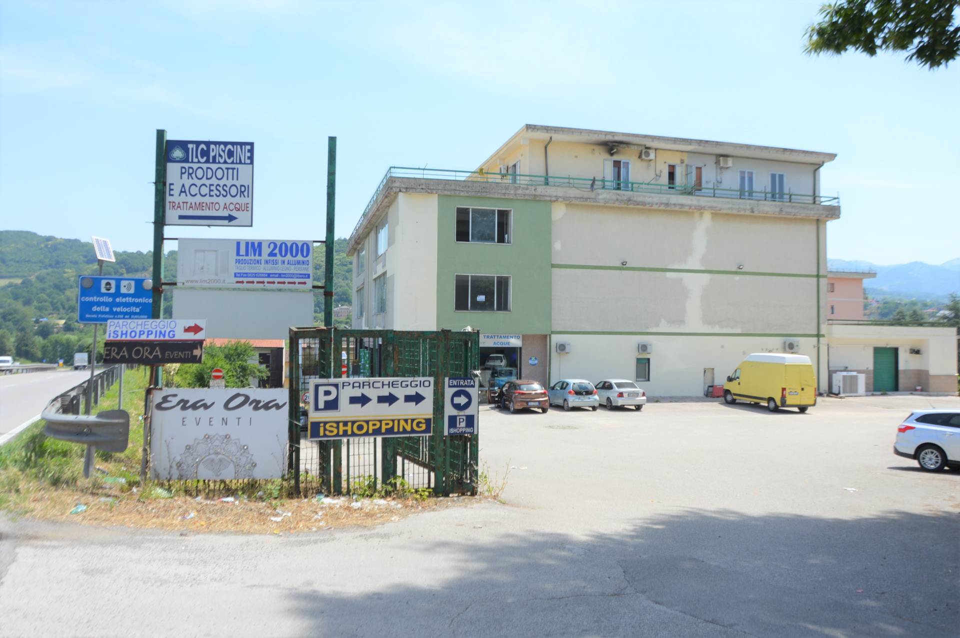 Locale commerciale in vendita a Atripalda