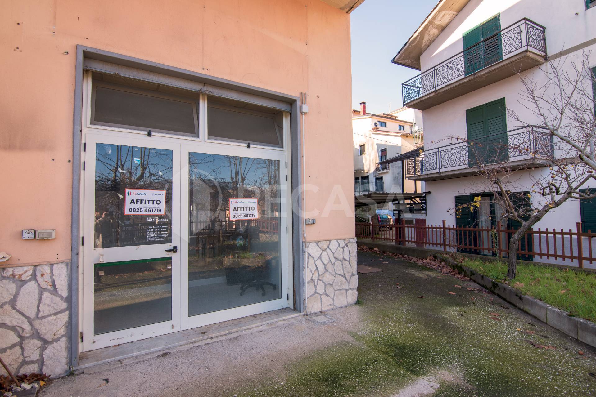 Locale commerciale in affitto a Aiello del Sabato