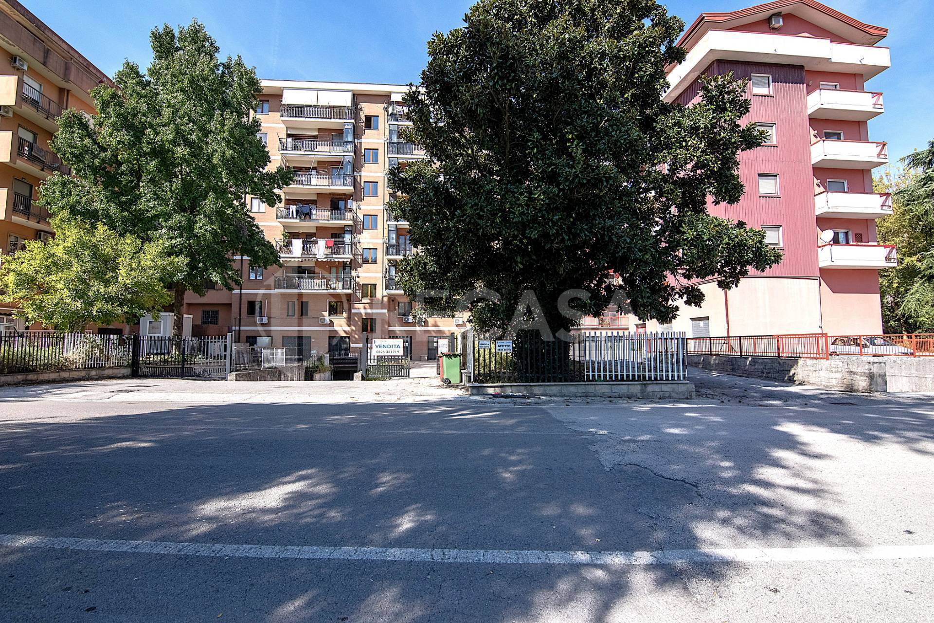 Locale Deposito in affitto a Atripalda