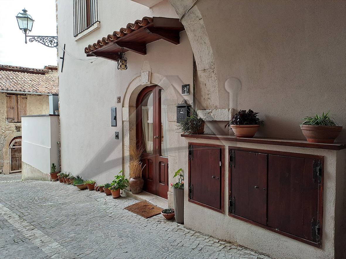 Casa indipendente con terrazzo, San Demetrio ne' Vestini colle