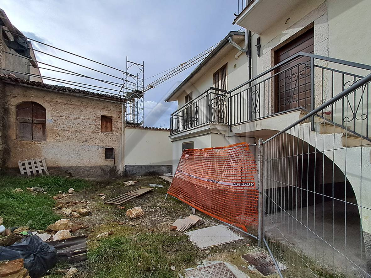 Casa singola in vendita a San Demetrio ne' Vestini, Collarano