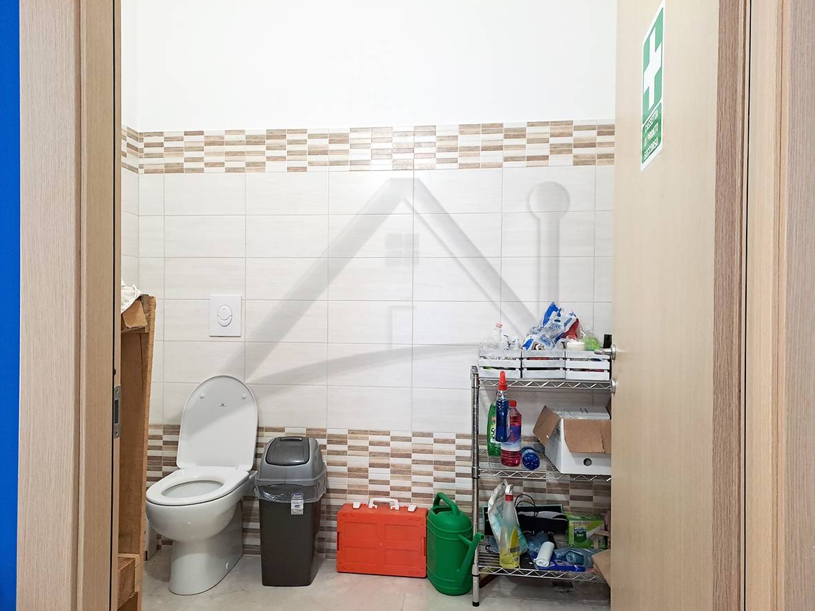 Locale commerciale in affitto a L'Aquila, Centro storico