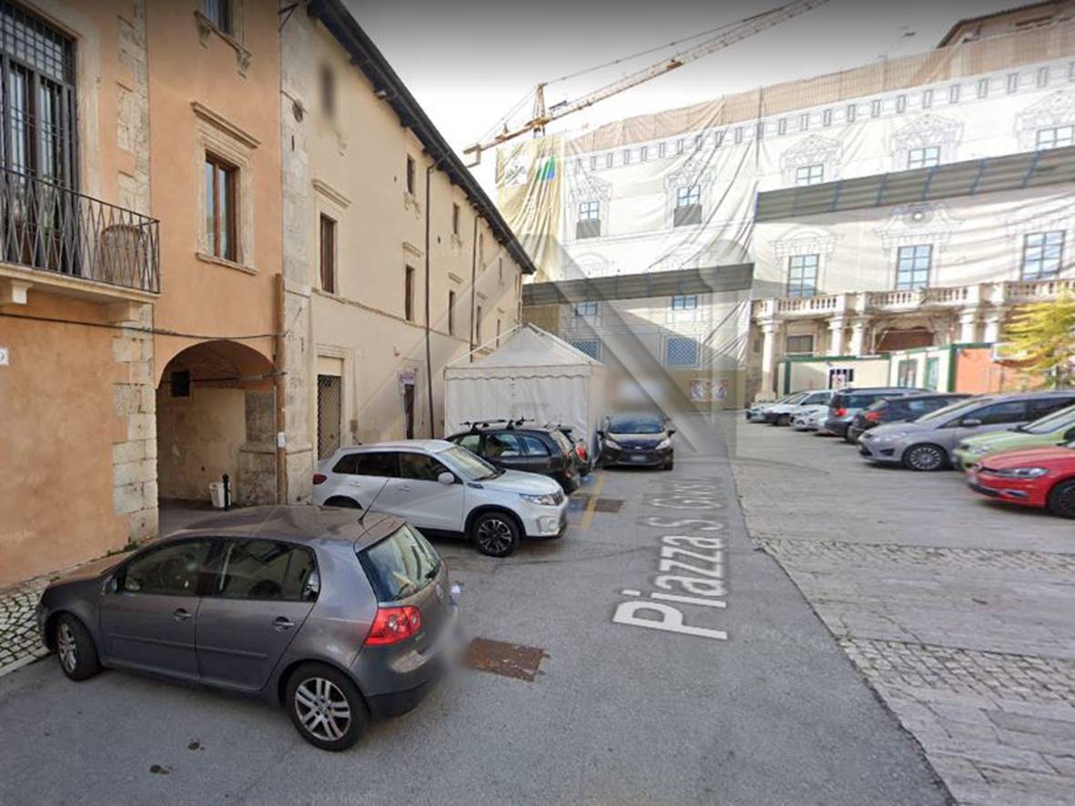 Attivit commerciale in vendita a L'Aquila, Centro storico