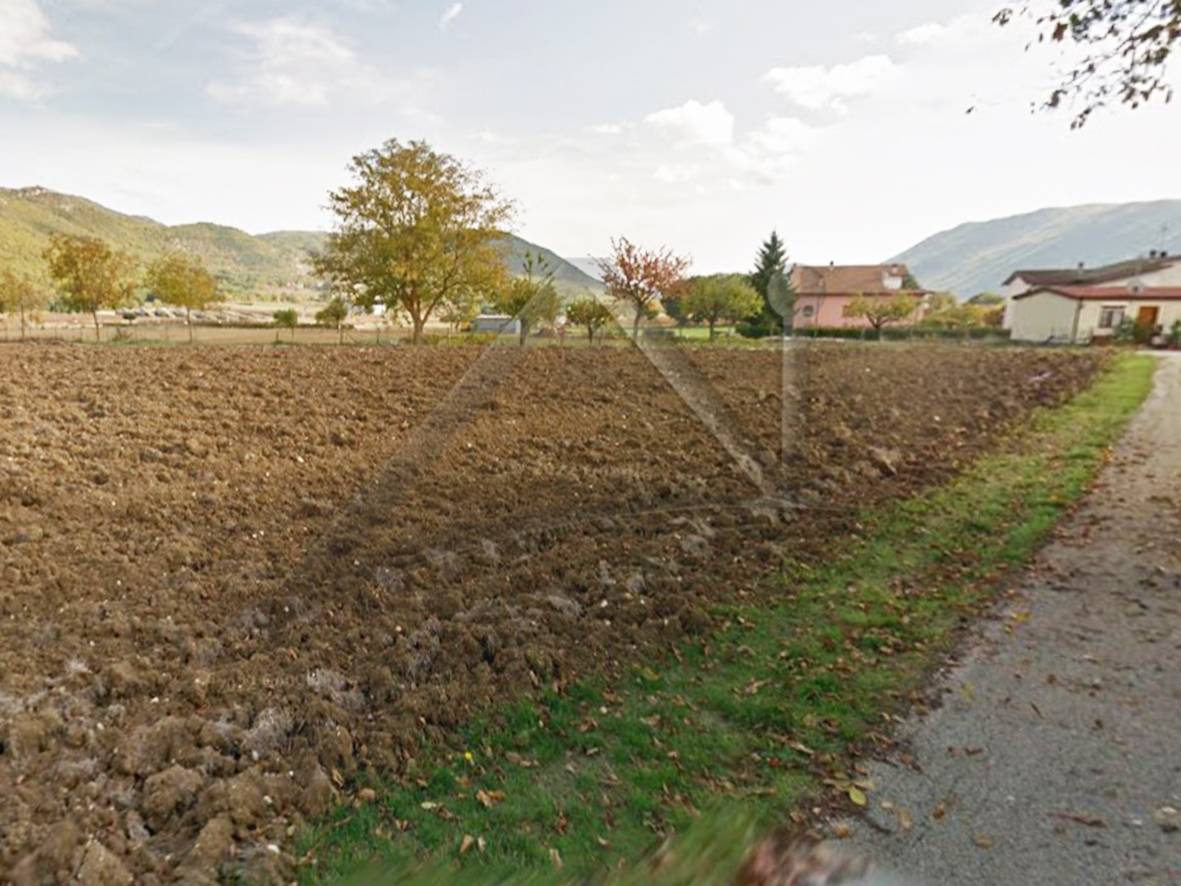 Terreno edificabile in vendita a Fagnano Alto, Pedicciano