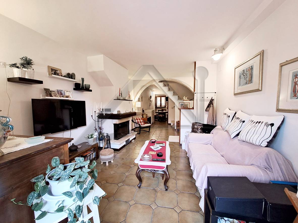 Casa singola in vendita a San Demetrio ne' Vestini, Colle