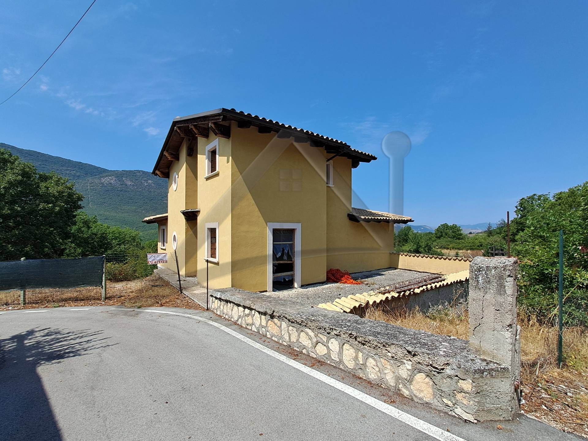 Villa in vendita a Fagnano Alto, Corbellino