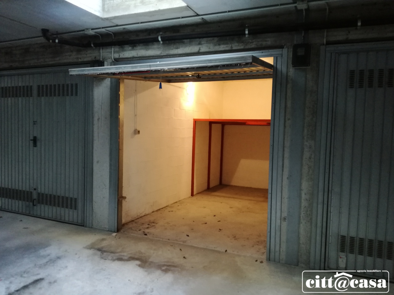 Box/Garage 13mq con box in via eugenio clara, Chivasso